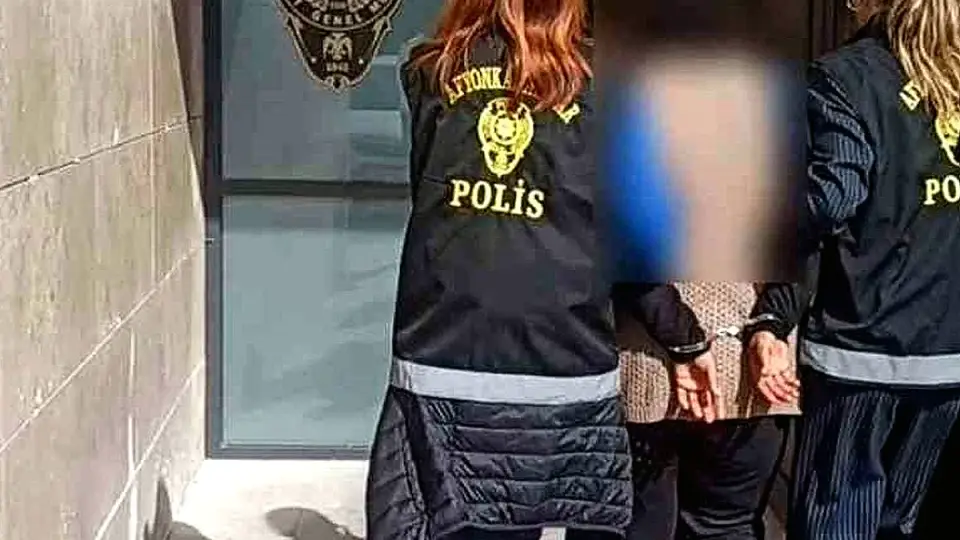 Polis, 78 Suç Kaydı Bulunan ve Aranması Olan Şahsı Yakaladı