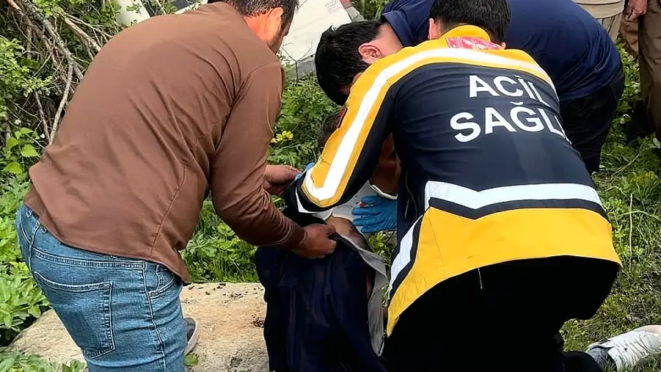 Şemdinli'de minibüs kazası: 3 yaralı