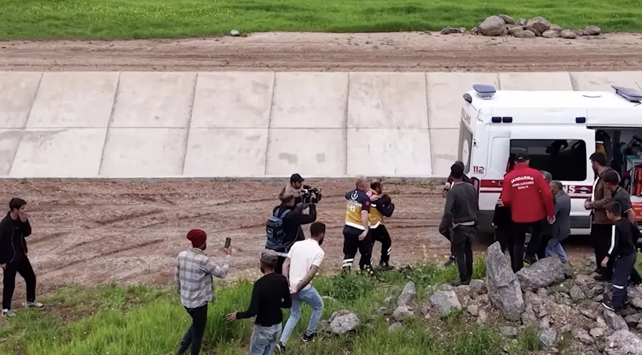 3 Yaşındaki Çocuk Tarlada Uyurken Bulundu