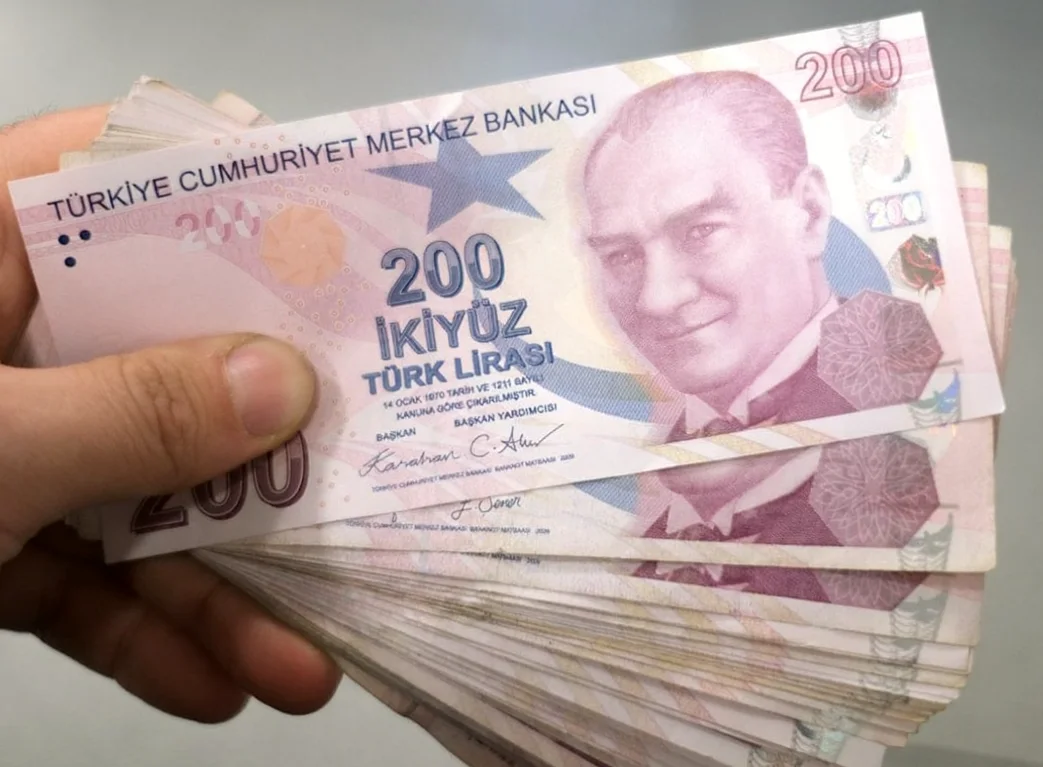 Bakan Işıkhan'dan Bayram İkramiyesi Açıklaması: Emeklilere Ödeme Aynı Tutarda Devam Edecek