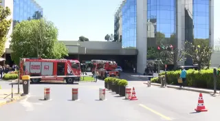 Beşiktaş'taki 20 katlı otelde yangın: Misafirler tahliye edildi