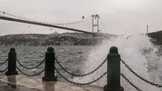 İstanbul Valiliği'nden Fırtına Uyarısı: Tedbirli Olunmalı