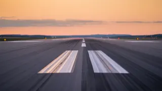 Kuveyt Hava Sahası Uçuşlara Yeniden Açıldı