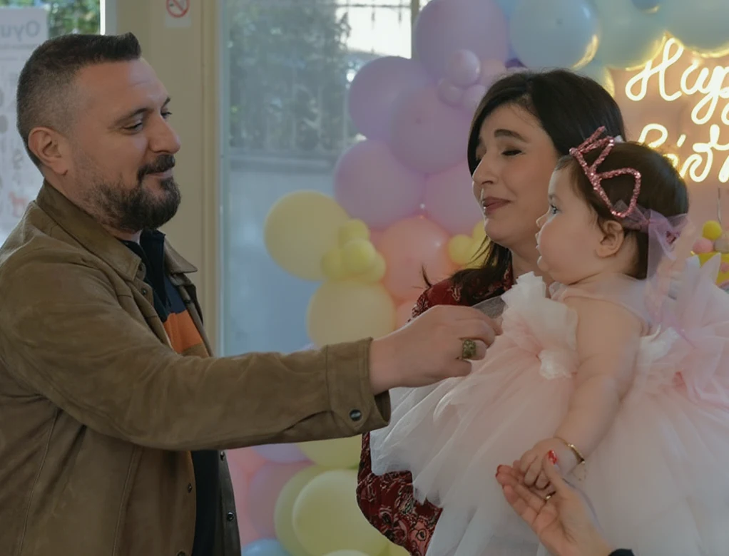 Oyuncu Gonca Vuslateri: "Bakıcılardan Olumsuz Tepkiler Alıyorum"