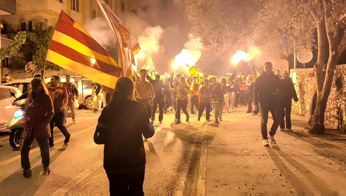 Galatasaraylı taraftarlar Muğla'da şampiyonluğu kutladı