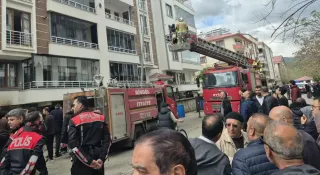 Bingöl'de Binada Çıkan Yangında 13 Kişi Duman Soludu