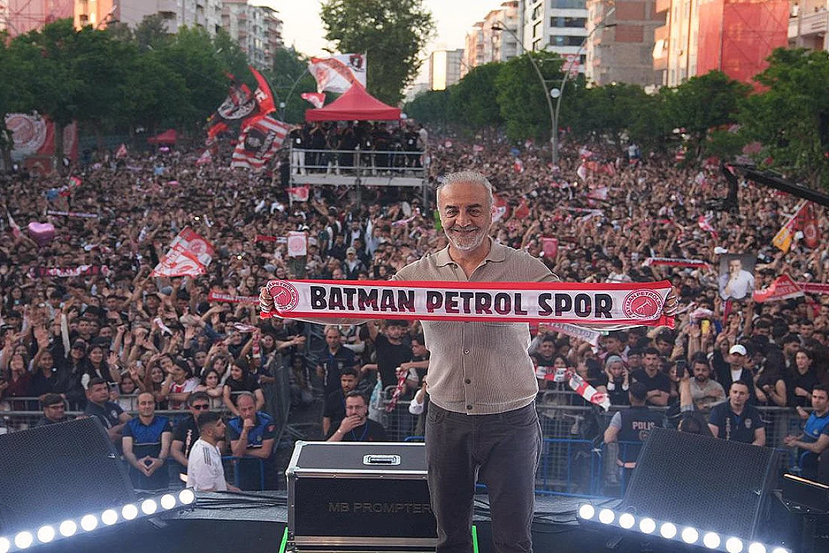 Batman Petrolspor'un Şampiyonluk Kutlamalarına Ünlü İsimler Akın Etti