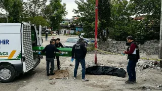 Elektrik Direğinden Düşen Hurdacı Hayatını Kaybetti