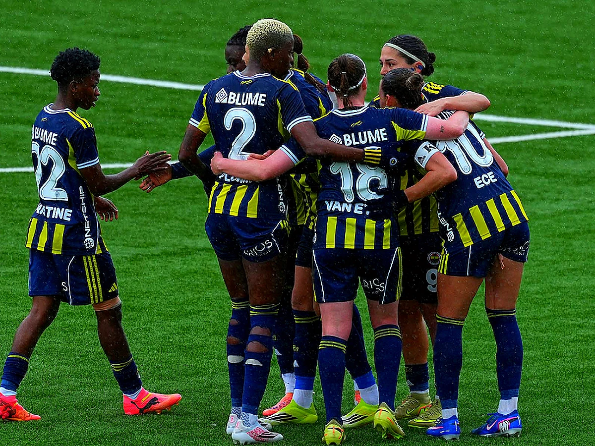Fenerbahçe ArsaVev, Kadın Futbol Süper Ligi'nde Şampiyon Oldu