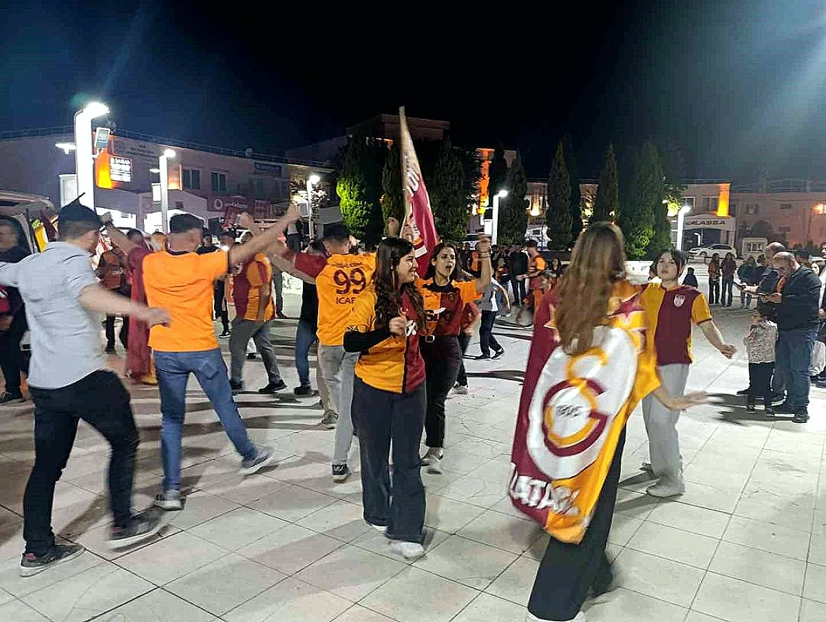 Galatasaray'ın 26. Şampiyonluğu Selendi'de Coşkuyla Kutlandı