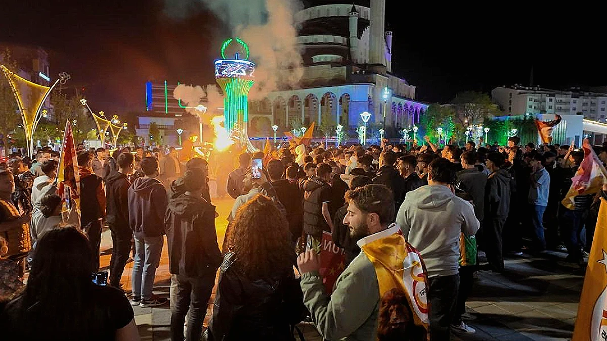Galatasaray'ın Şampiyonluğu Bingöl'de Coşkuyla Kutlandı