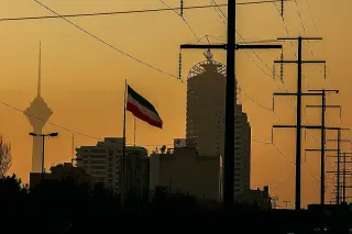 İran'da Enerji Krizi: Tarihin En Büyük Kesintisi İçin Kritik Uyarı