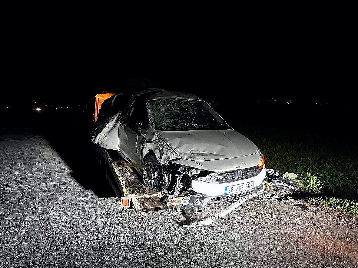 Kayseri'de Trafik Kazası: Anne ve Oğlu Yaralandı
