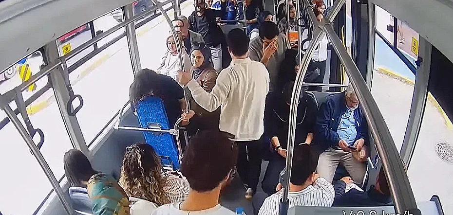 Otobüste Fenalaşan Yolcuya Şoför ve Hemşire Müdahale Etti
