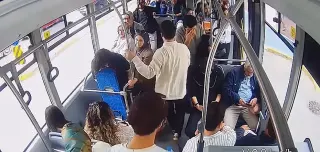 Otobüste Fenalaşan Yolcuya Şoför ve Hemşire Müdahale Etti