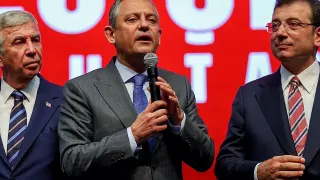 Özgür Özel'den Birlik Mesajı: İmamoğlu ve Yavaş'ı Etiketledi