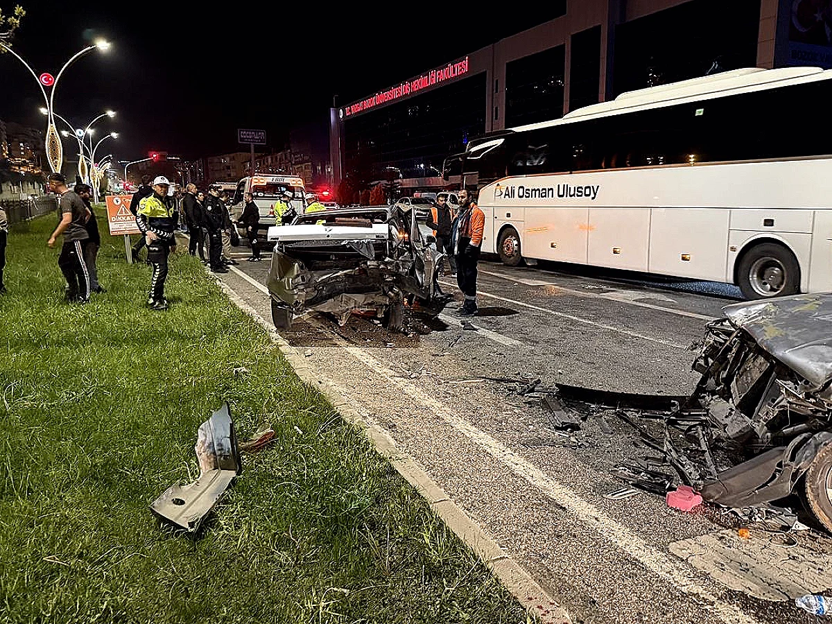 Yozgat'ta Zincirleme Kazada 7 Kişi Yaralandı