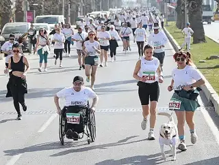 Zübeyde Hanım Koşusu'nda binlerce kişi tek yürek oldu